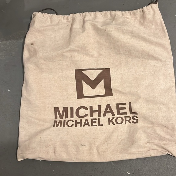 Michael Kors purse and wallet - Picture 3 of 11